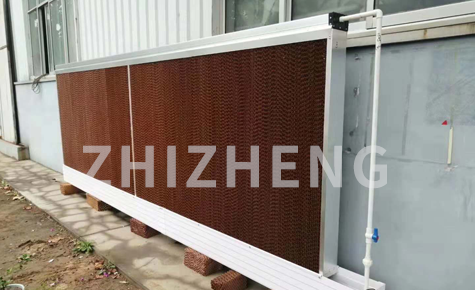 Side sealing of water curtain cover